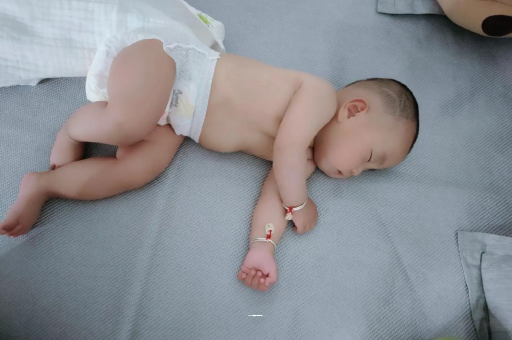 自贡怀孕多久会显肚子